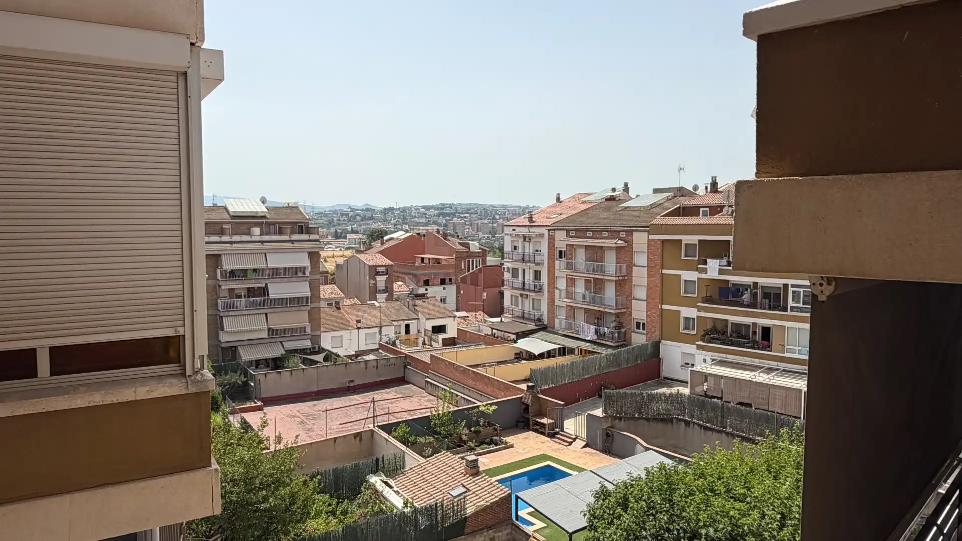 Vista exterior de Piso en venta en Manresa con Aire acondicionado, Calefacción y Trastero