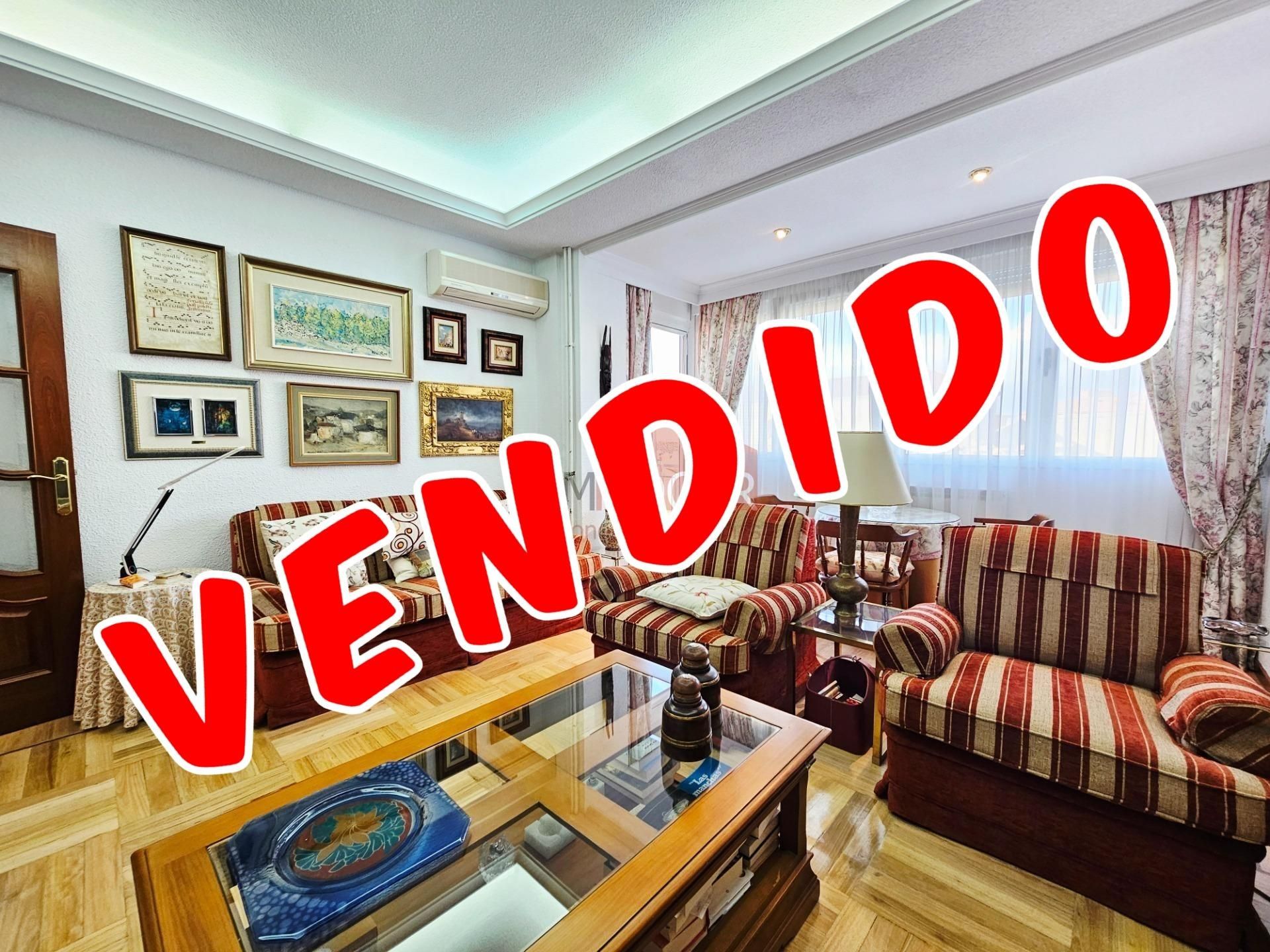 Sala de estar de Piso en venta en Ávila Capital con Calefacción, Parquet y Terraza