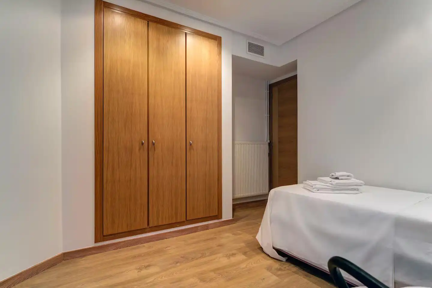 Flat for rent in Calle Santa Ángela de la Cruz, Encarnación - Regina