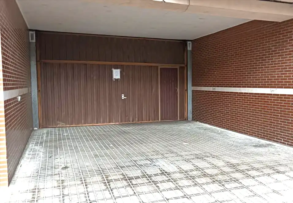 Garage for sale in Reyes Catolicos, Centro