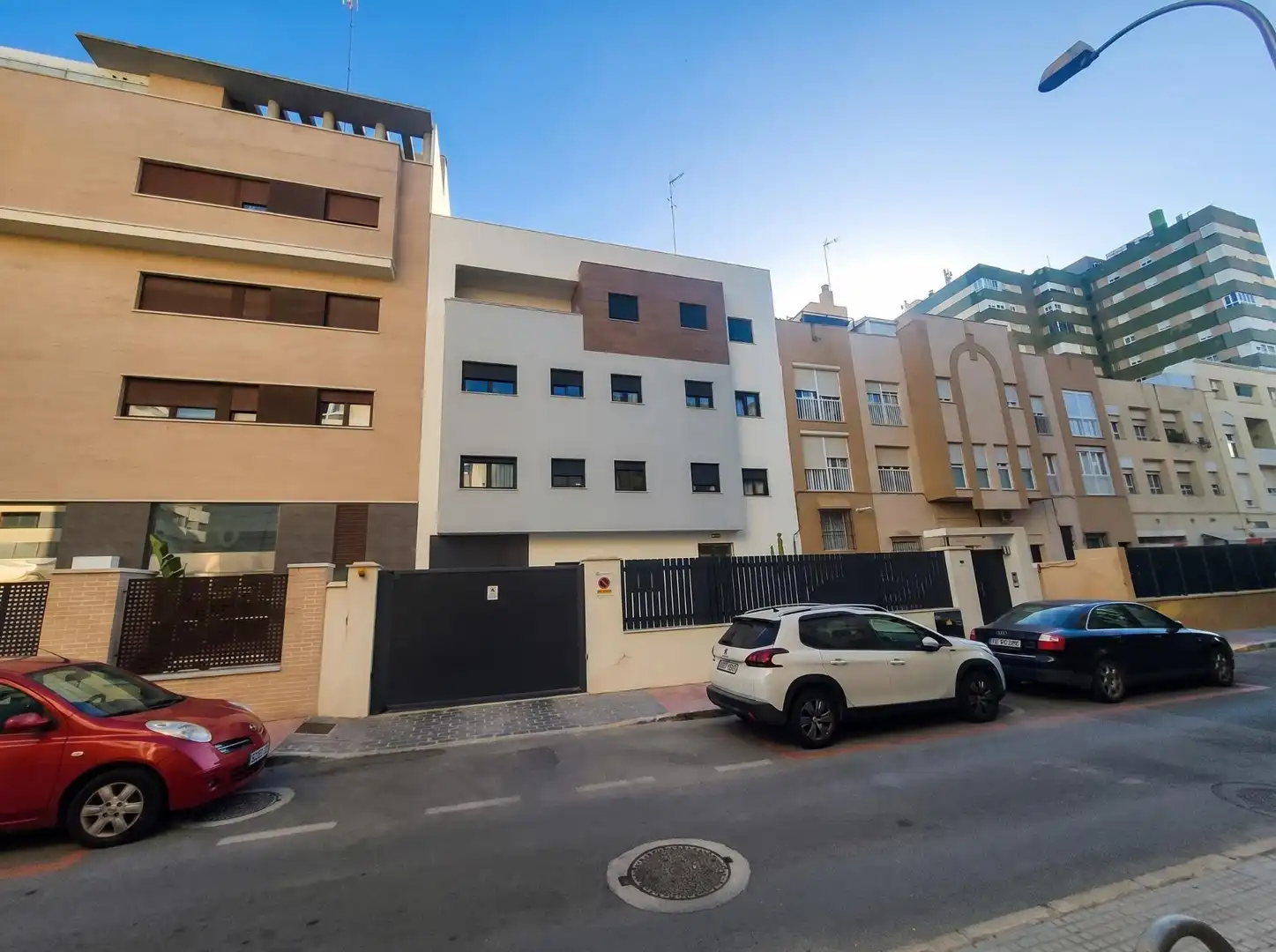 Vista exterior de Dúplex en venta en Cádiz con Aire acondicionado y Trastero