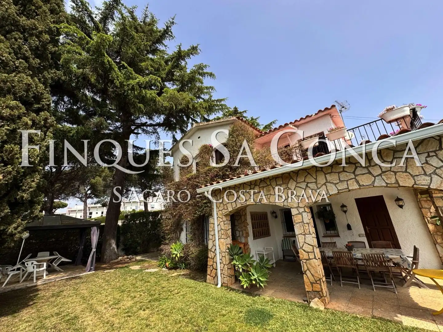 Vista exterior de Casa o chalet en venta en Castell d'Aro, Platja d'Aro i s'Agaró con Calefacción, Piscina y Alarma