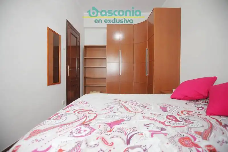 Bedroom of Flat for sale in Centro - Ariz - Uribarri