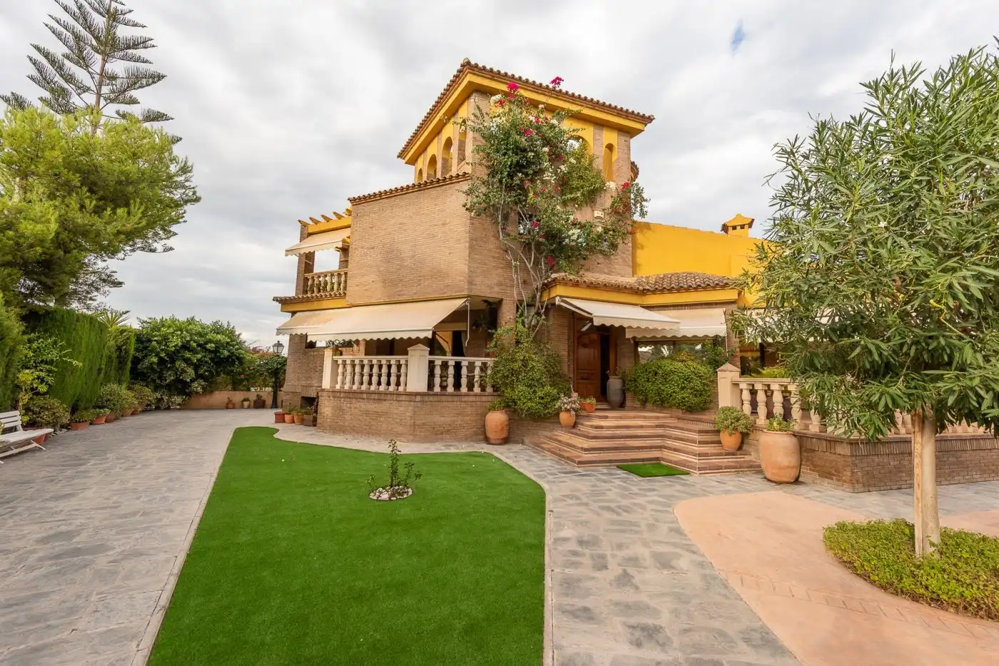 Exterior view of Houses for sale in Petrer  with Air Conditioner, Heating and Private garden