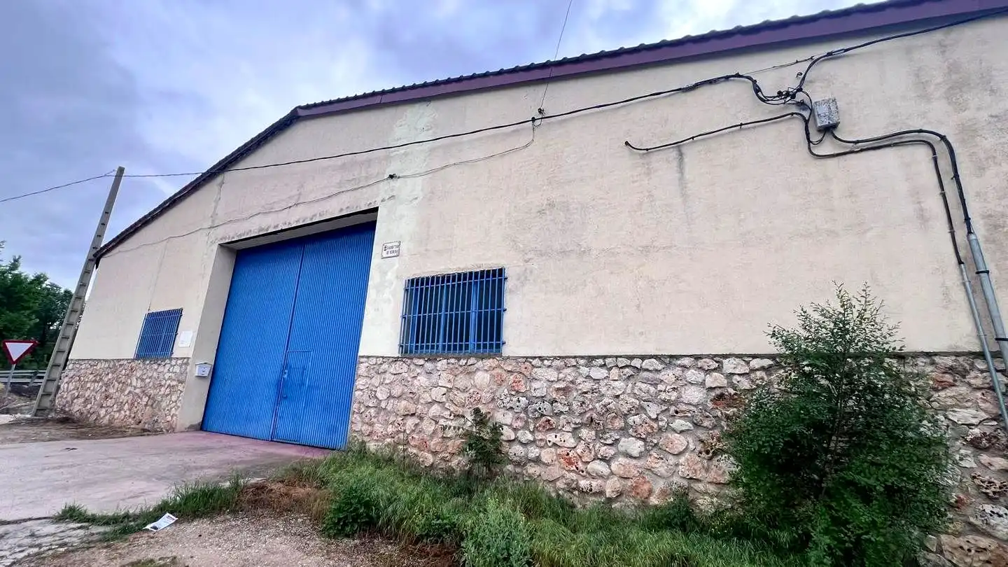Vista exterior de Nau industrial de lloguer en Aranzueque