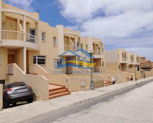 Vista exterior de Dúplex en venda en Antigua amb Piscina