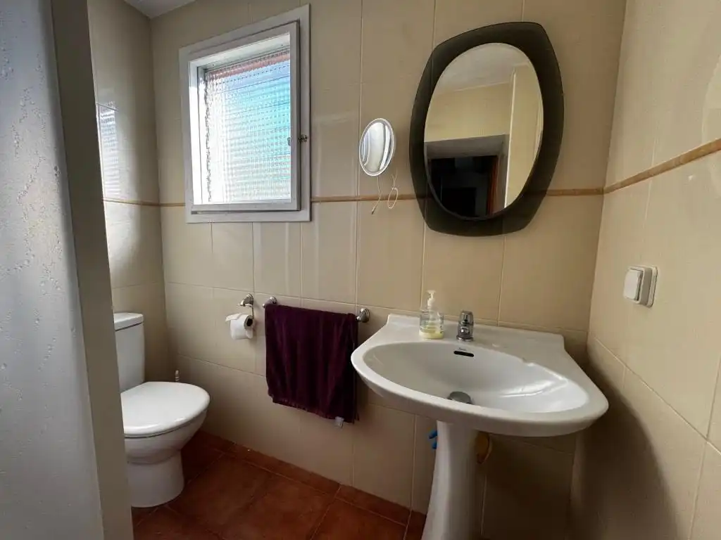 Baño de Casa adosada en venta en Valderrobres con Calefacción, Horno y Lavadora