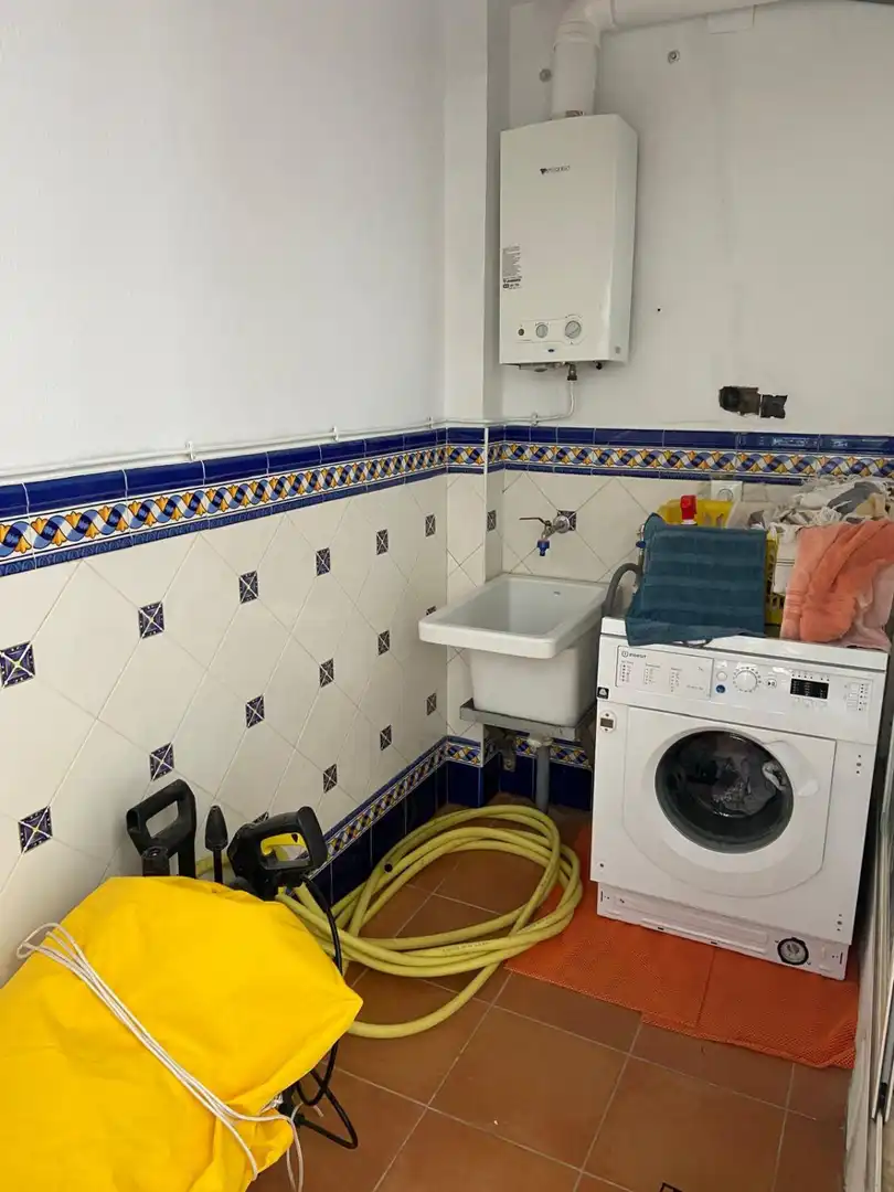 Baño de Casa adosada en venta en Conil de la Frontera con Aire acondicionado, Terraza y Trastero