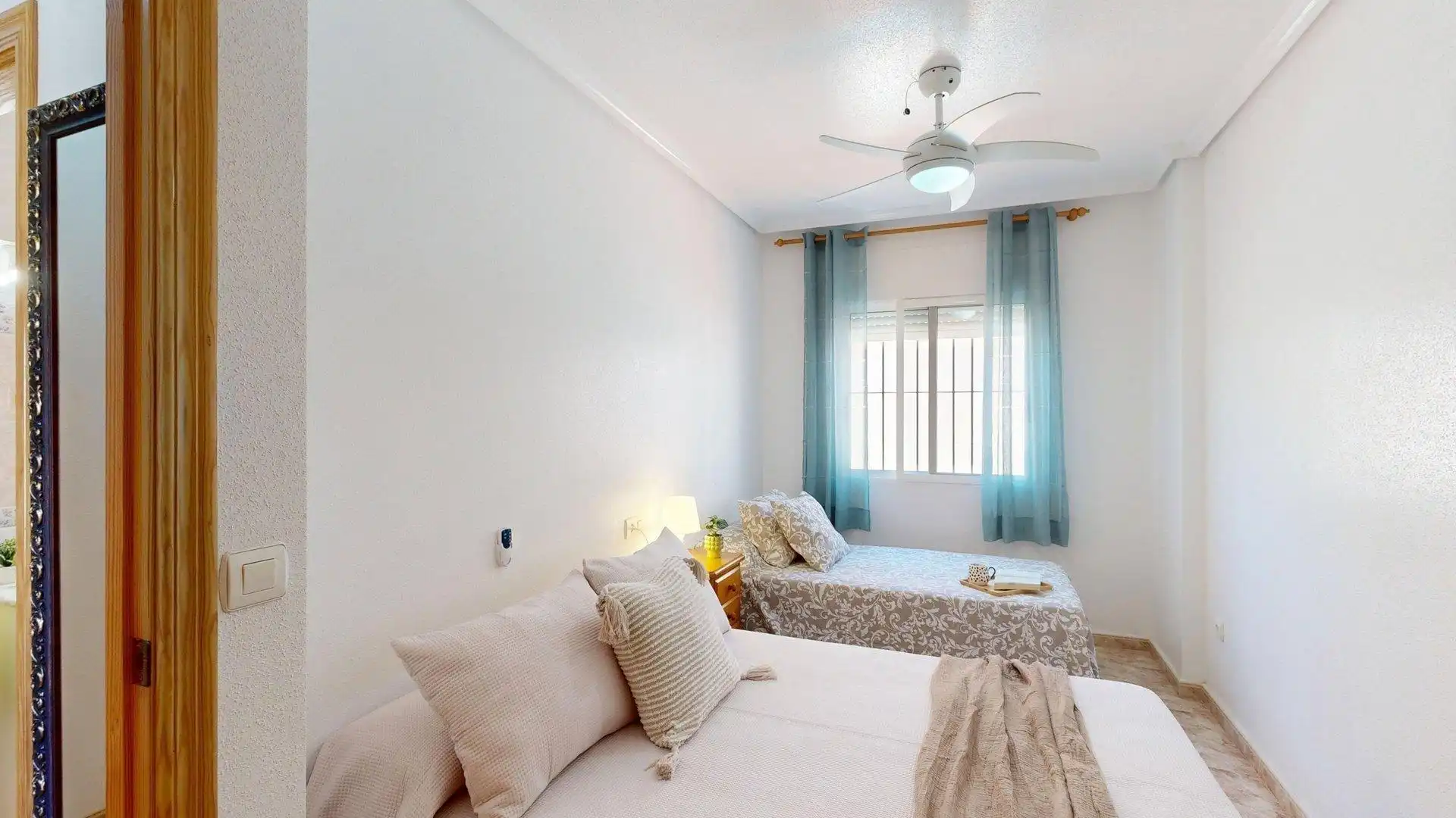 Habitación de Casa adosada en venta en Pilar de la Horadada con Jardín privado, Terraza y Balcón