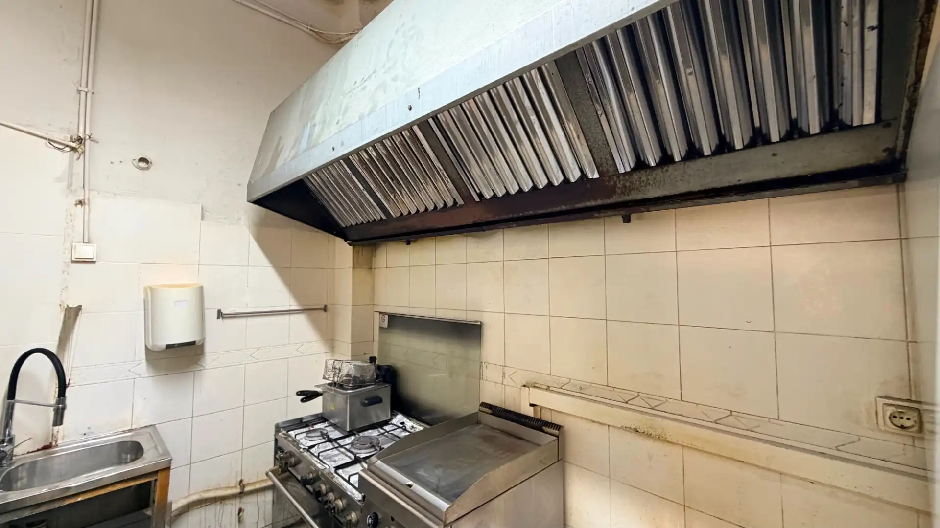 Cocina de Local en traspaso en Barcelona con Aire acondicionado, Calefacción y Terraza