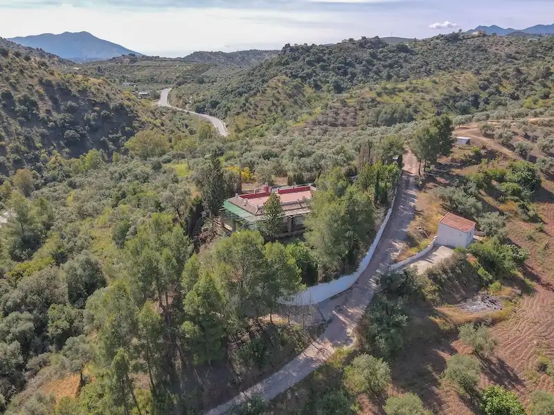 Vista exterior de Casa o xalet en venda en Guaro amb Jardí privat i Piscina
