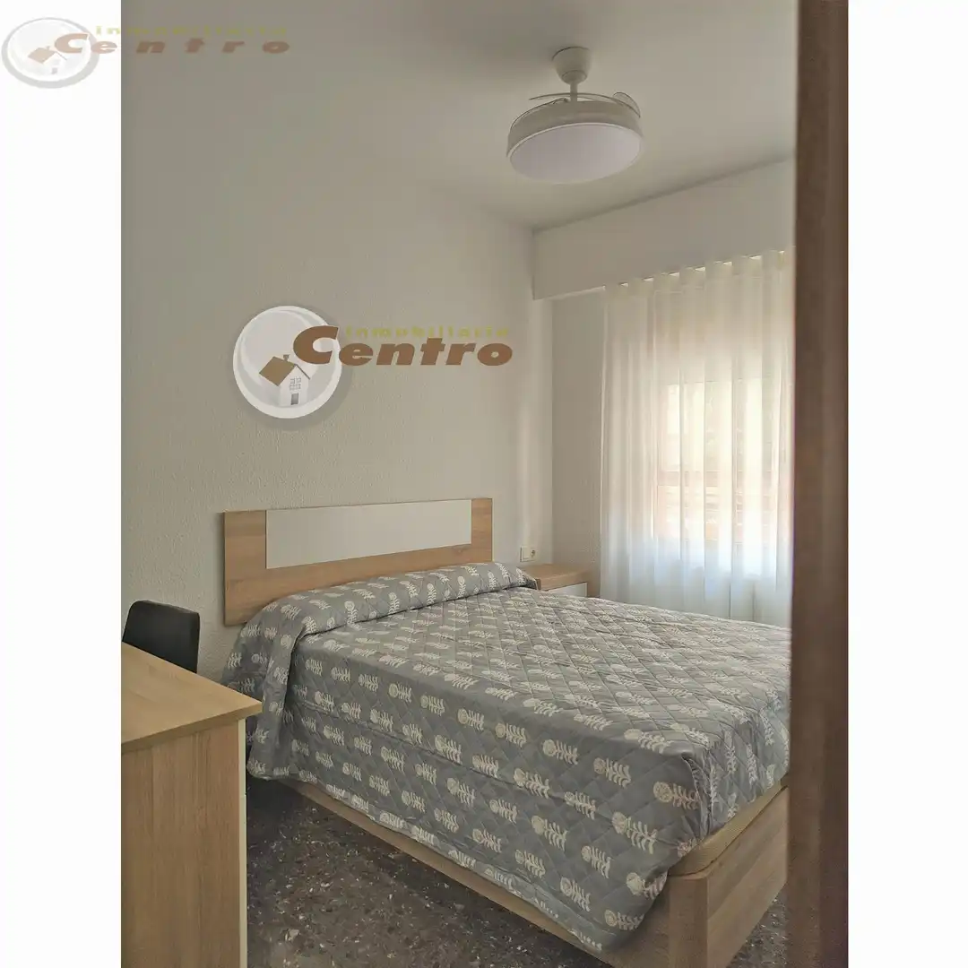 Habitación de Piso de alquiler en Albacete con Calefacción, Amueblado y Balcón