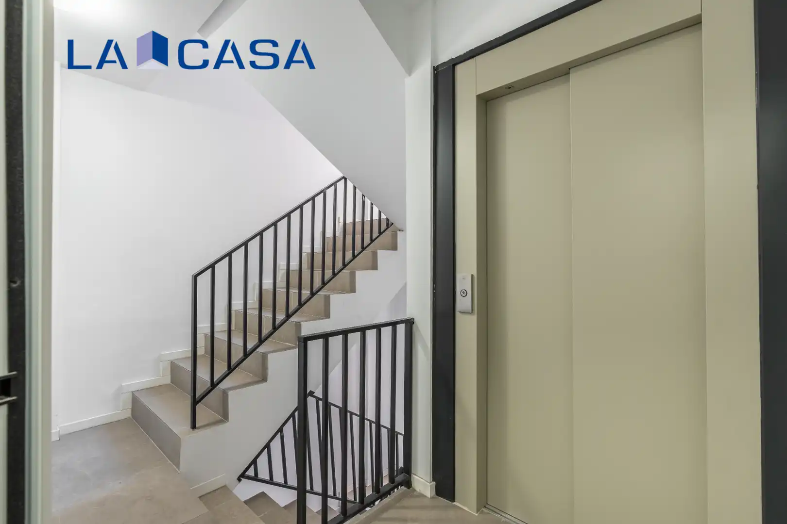Exterior view of Flat for sale in Madrid