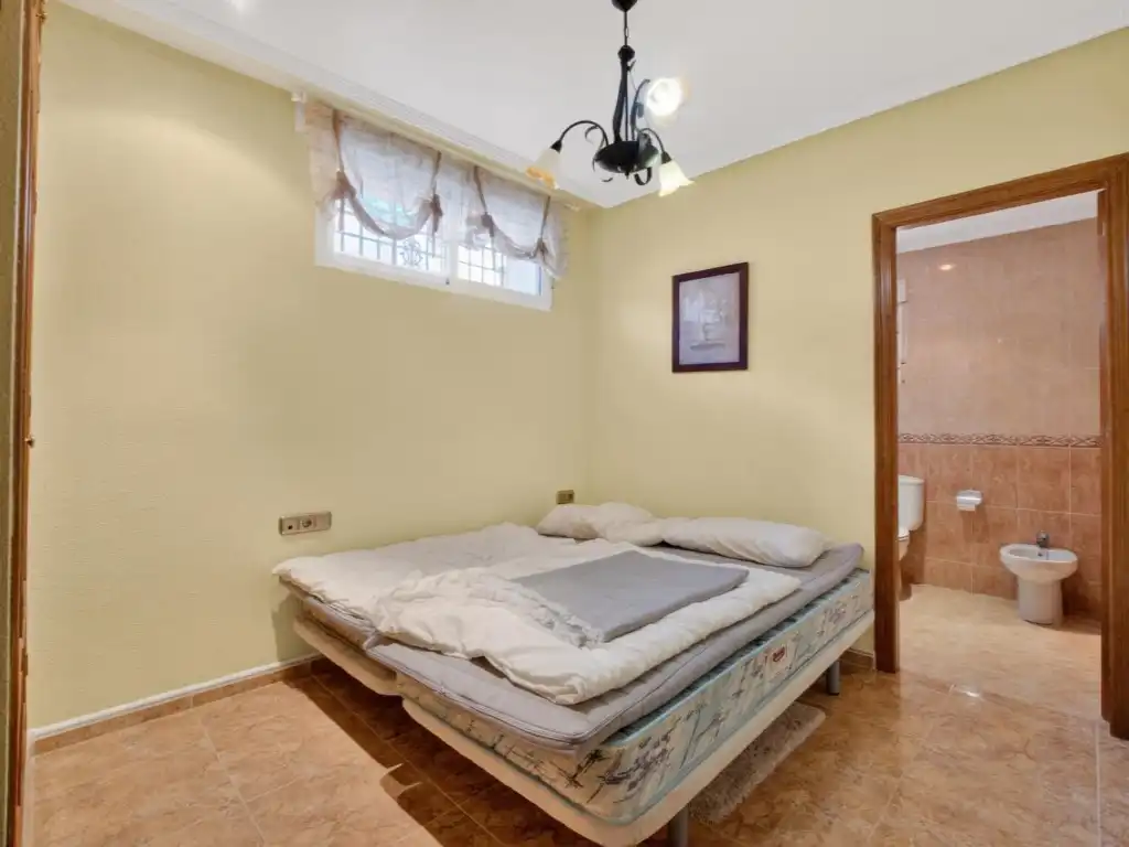Habitación de Casa o chalet en venta en Orihuela con Jardín privado y Piscina