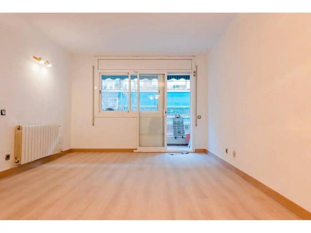 Habitación de Piso en venta en Cerdanyola del Vallès con Calefacción, Parquet y Balcón