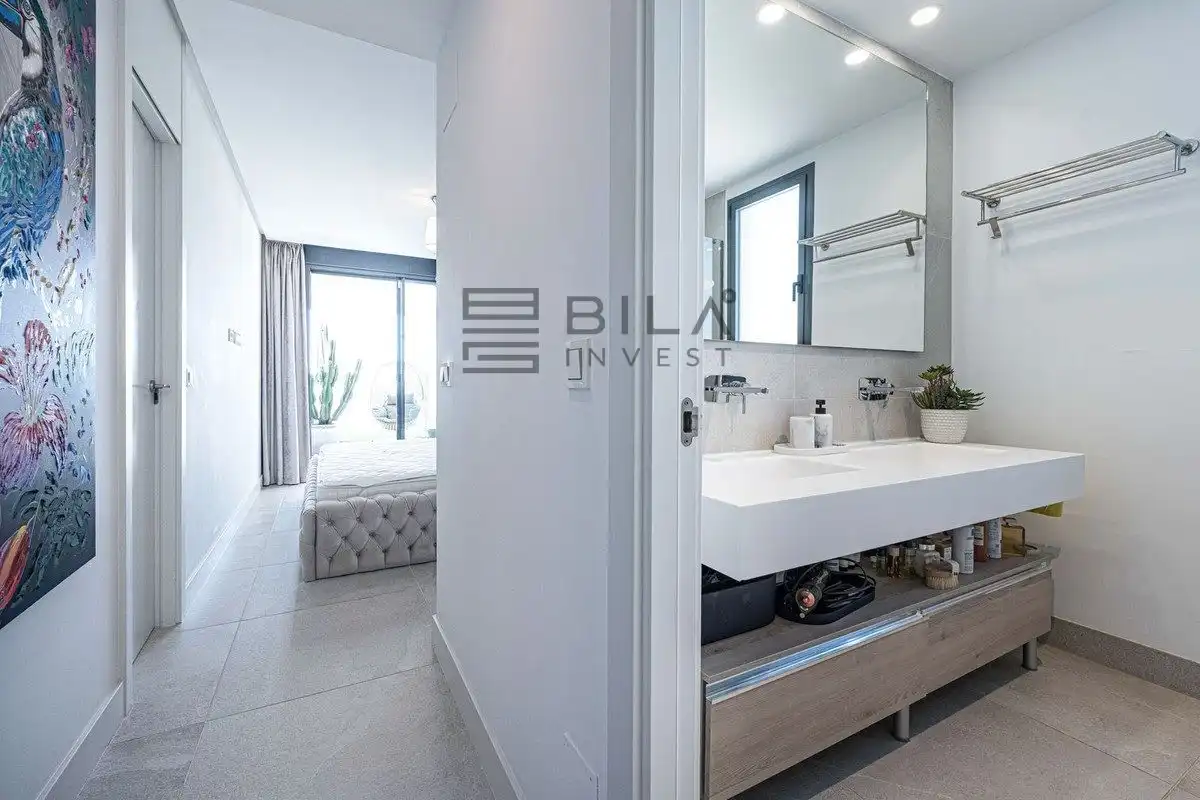 Bathroom of Duplexes for sale in Marbella  with Air Conditioner, Terrace and Storage room