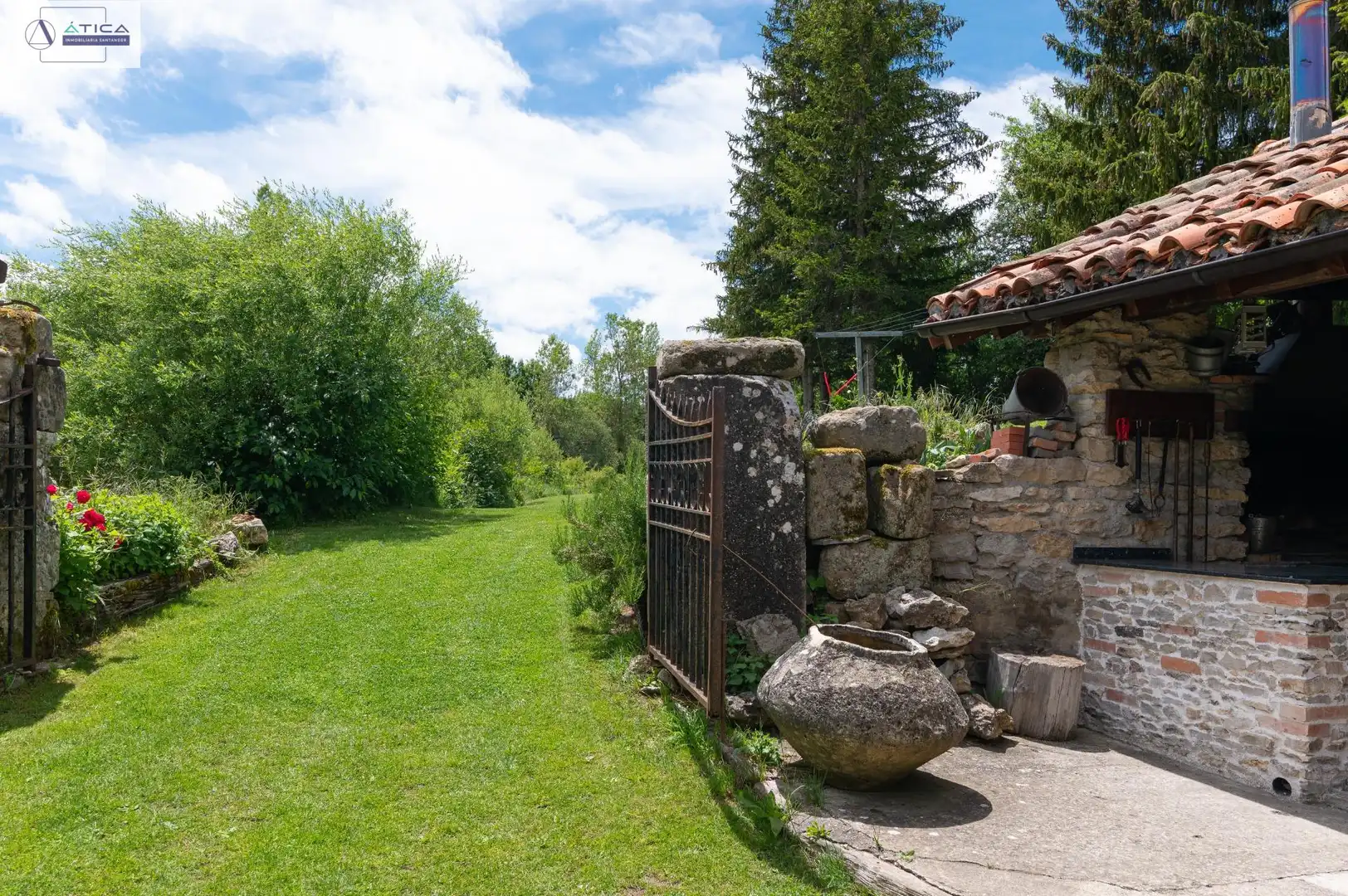 Jardí de Edifici en venda en Valle de Valdebezana