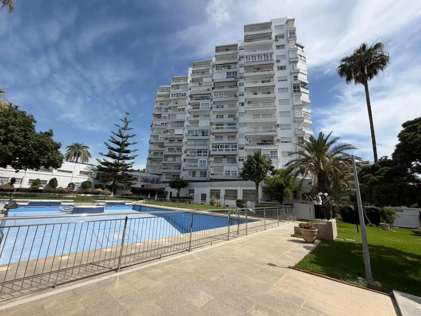 Swimming pool of Apartments for sale in Benalmádena  with Air Conditioner, Terrace and Swimming Pool