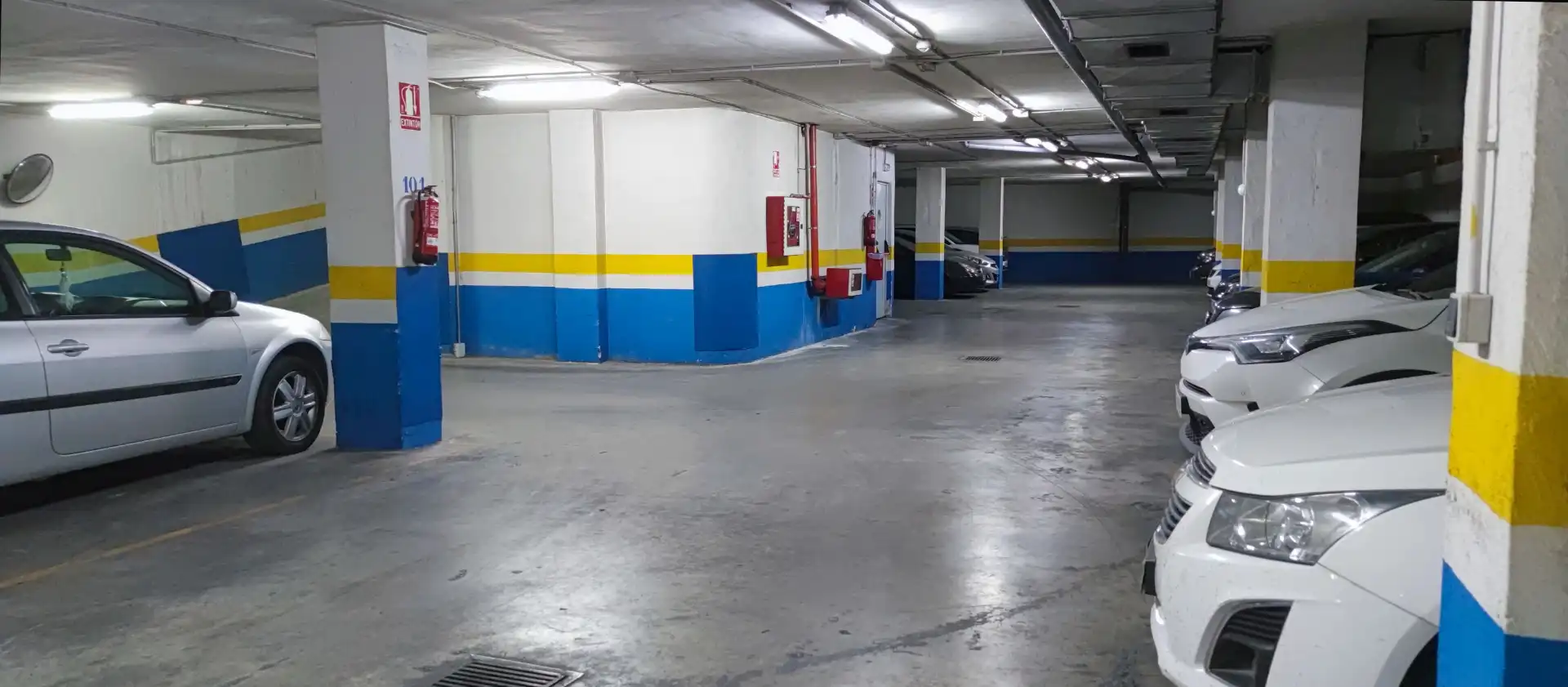 Einzelparkplatz mit Aufzug zur Miete in Calle Carril del Picón 7