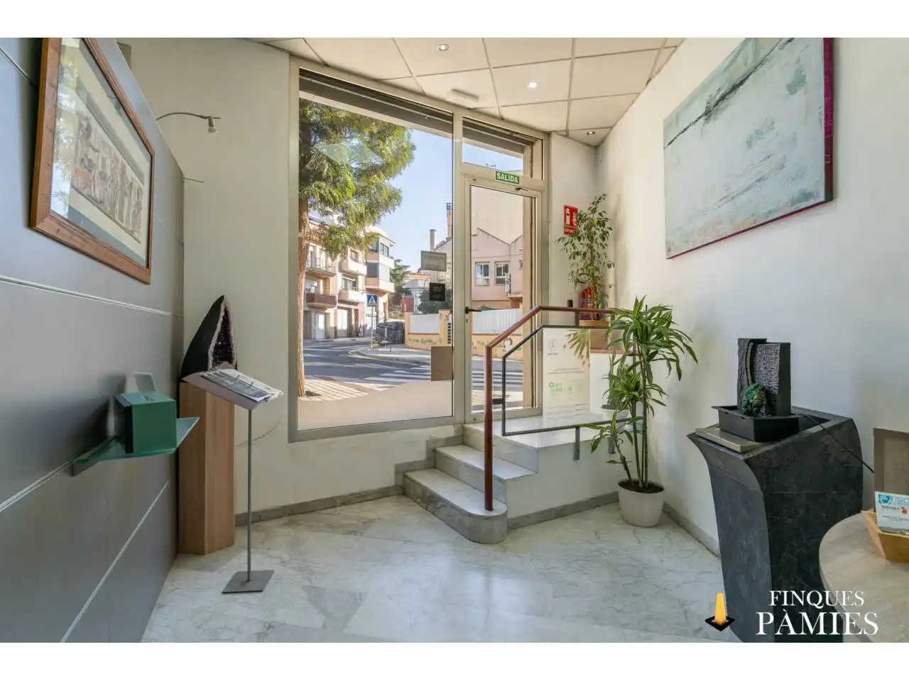 Business premises for sale in Calle Campoamor 8, imagen 2