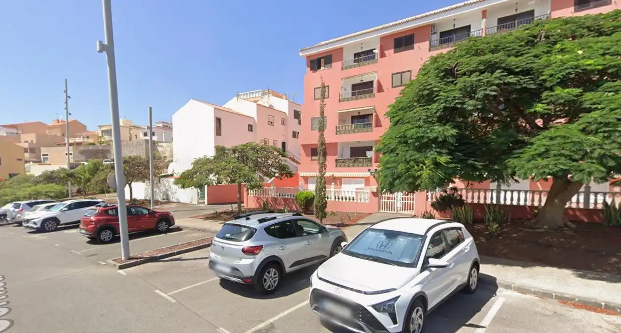 Vista exterior de Garaje en venta en Arona