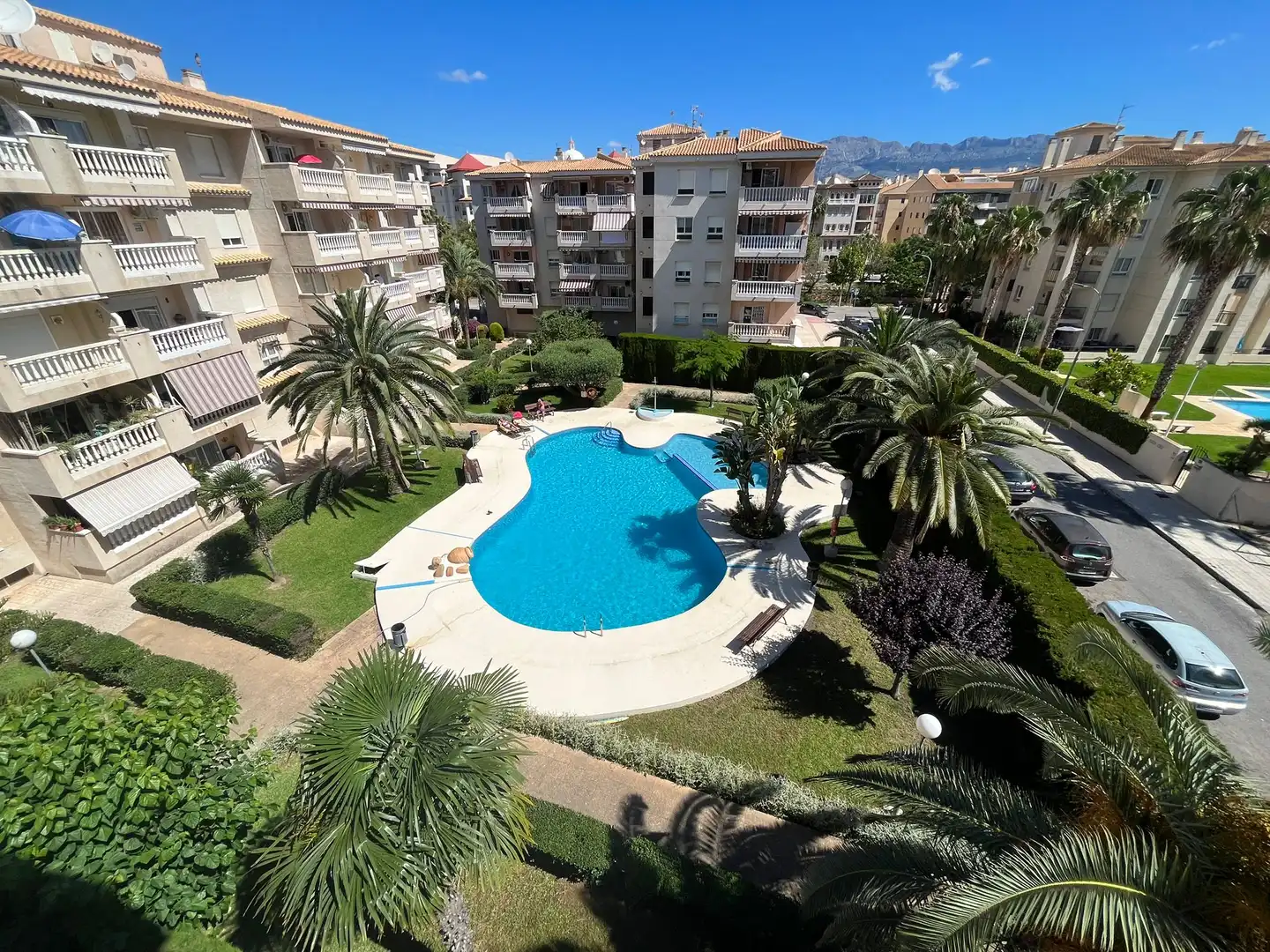 Piscina de Apartamento en venta en L'Alfàs del Pi con Aire acondicionado, Calefacción y Jardín privado