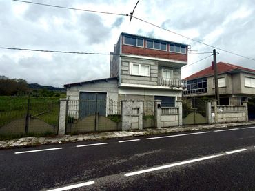 Casa con balcón en venta en Baltar