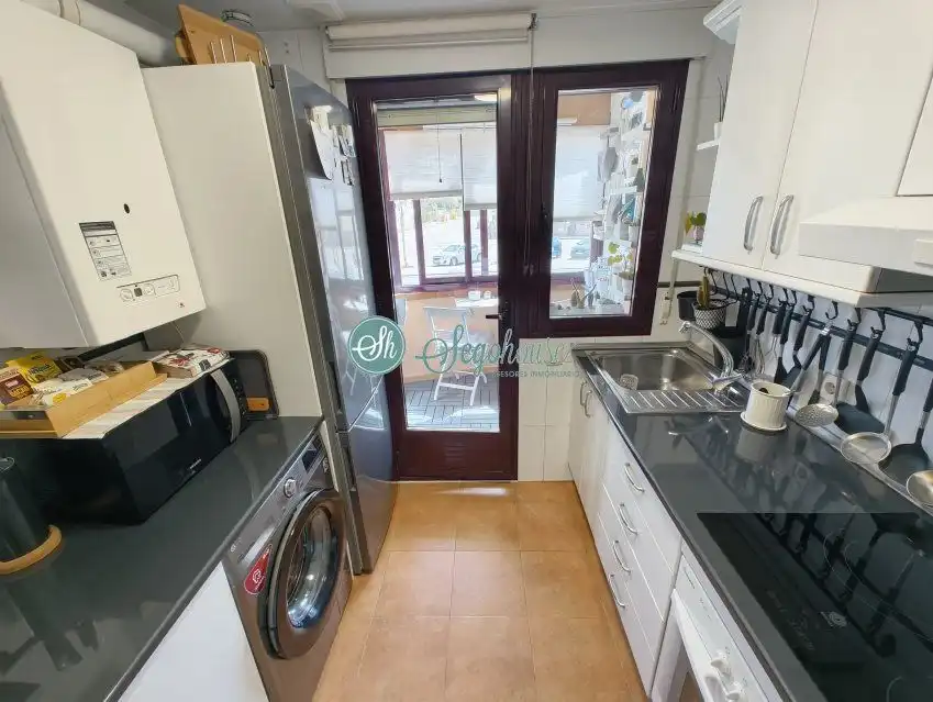 Cocina de Piso en venta en Torrecaballeros con Calefacción, Terraza y Amueblado