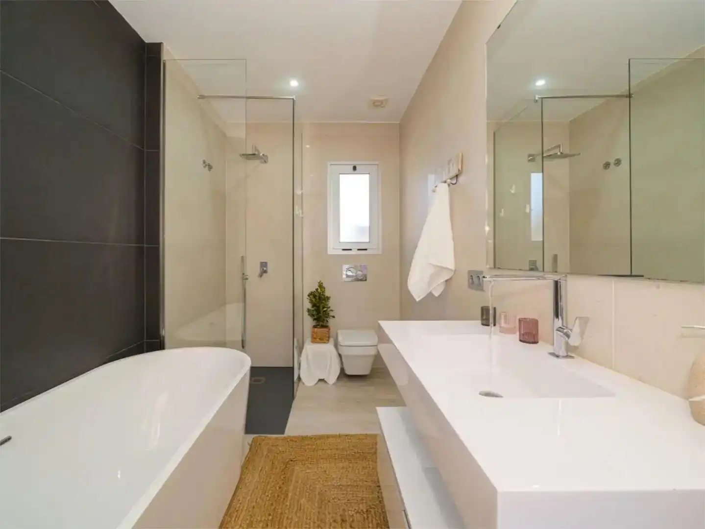 Bany de Casa o xalet en venda en Finestrat amb Aire condicionat, Piscina i Balcó