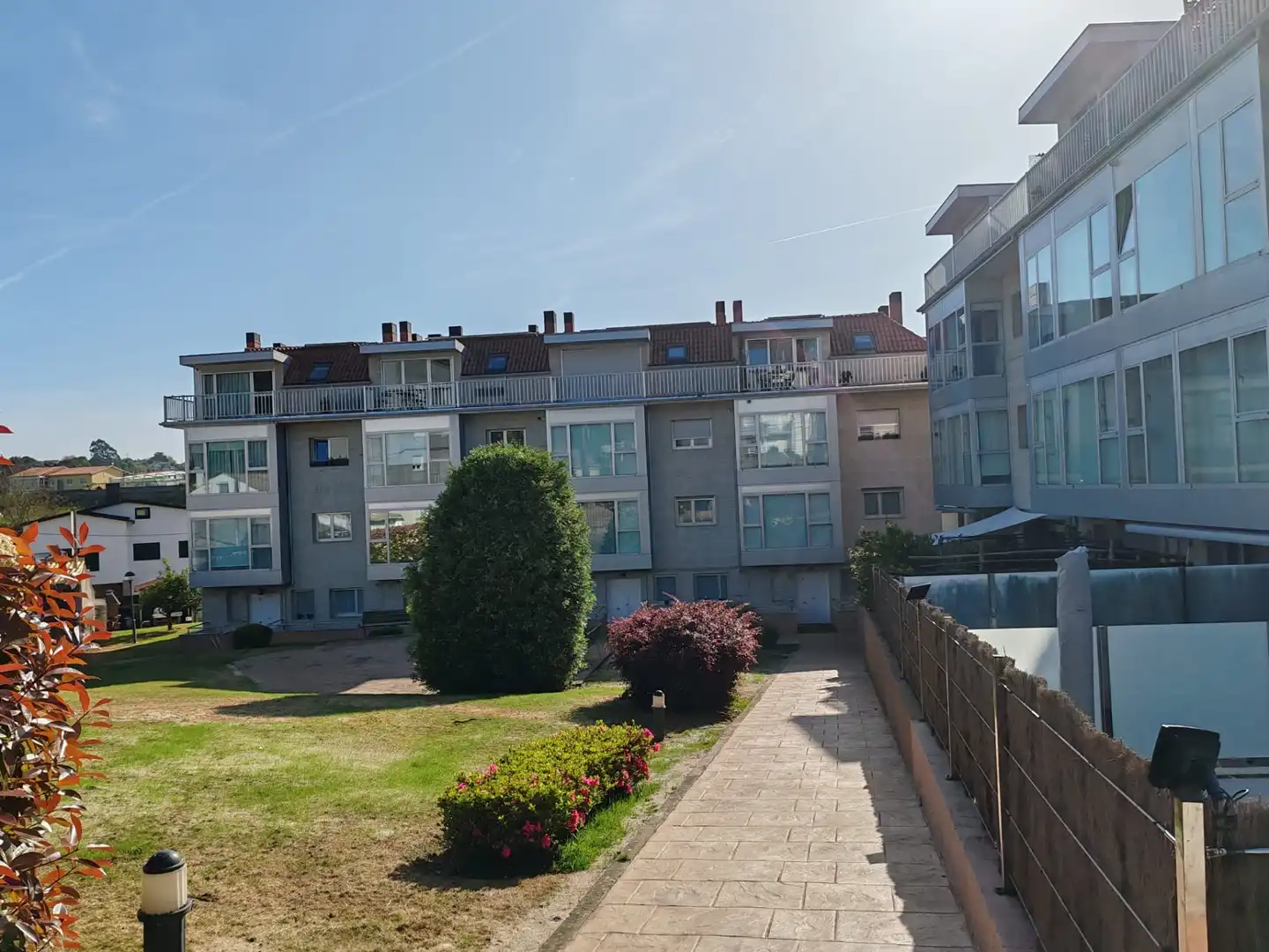 Vista exterior de Dúplex en venta en Sada (A Coruña) con Calefacción, Jardín privado y Trastero
