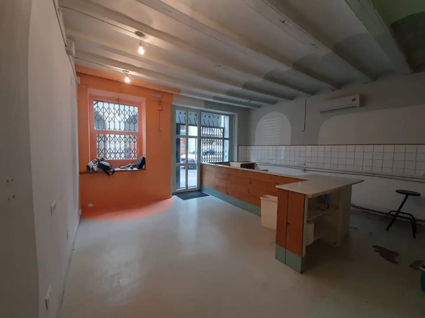 Business premises for sale in Carrer de Freixures