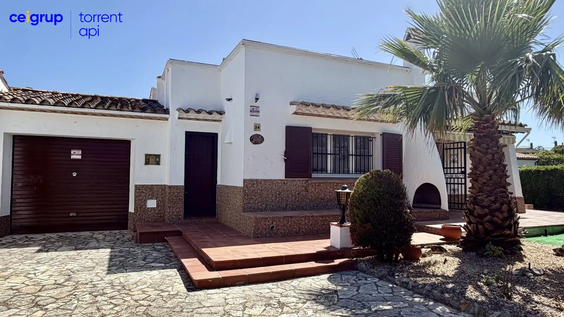 Vista exterior de Casa adosada en venta en L'Estartit con Aire acondicionado, Calefacción y Terraza