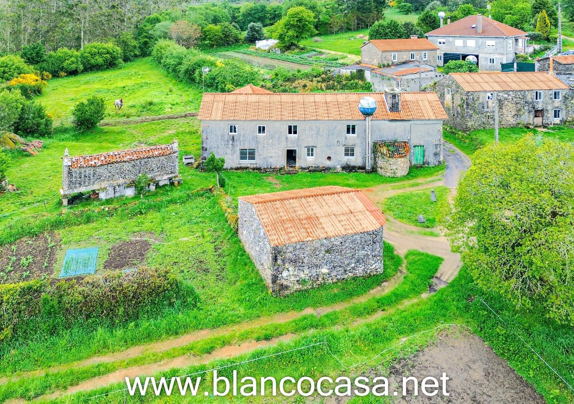 Finca rústica en venda a A Laracha