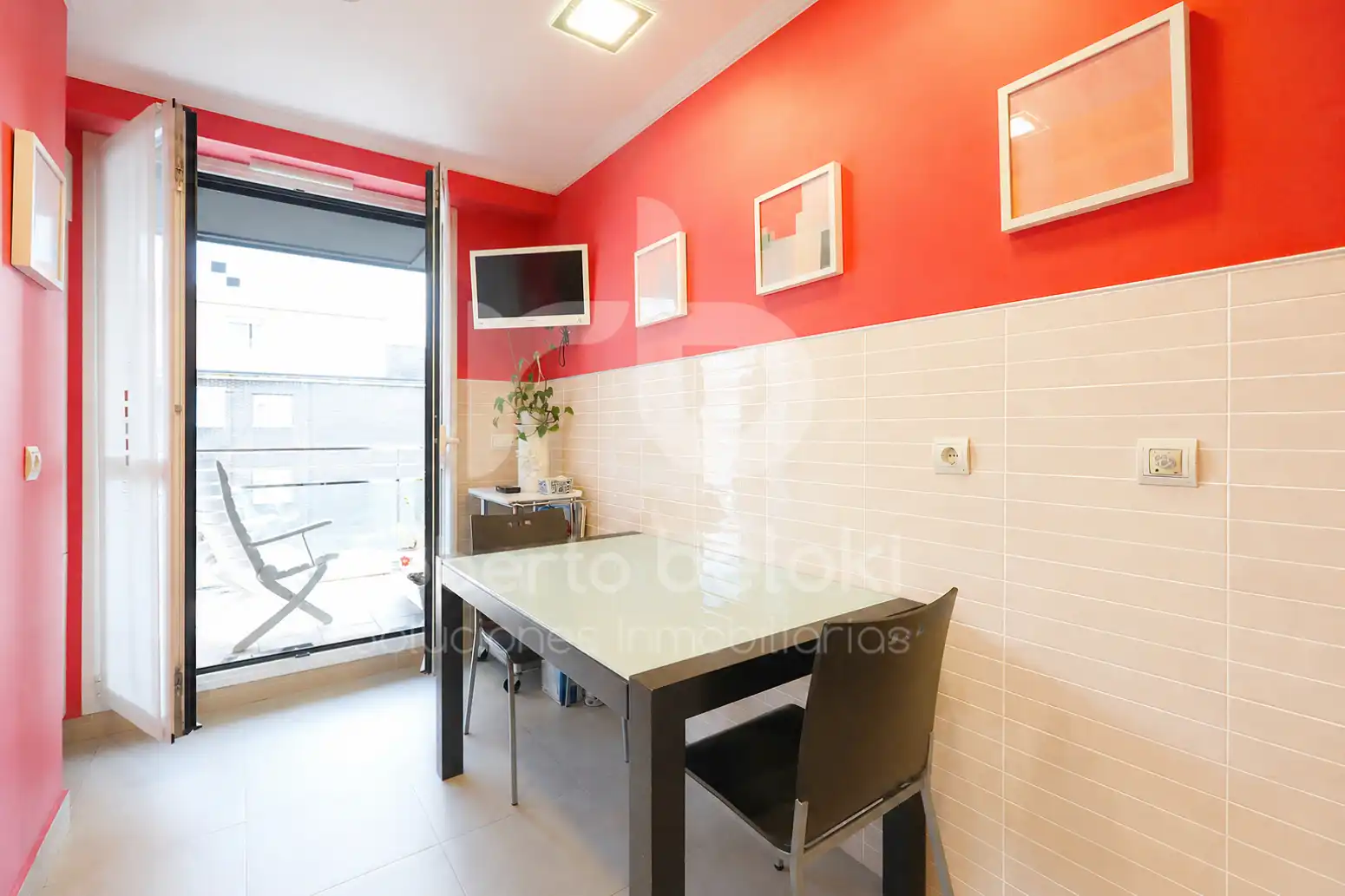 Cocina de Piso en venta en Donostia - San Sebastián  con Calefacción, Terraza y Balcón
