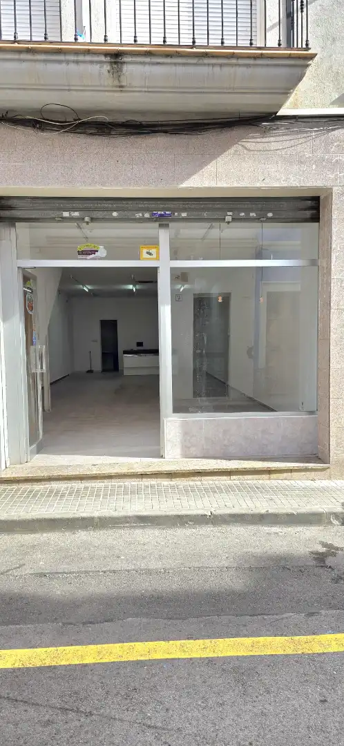 Local comercial de lloguer a Carrer de Sant Isidre