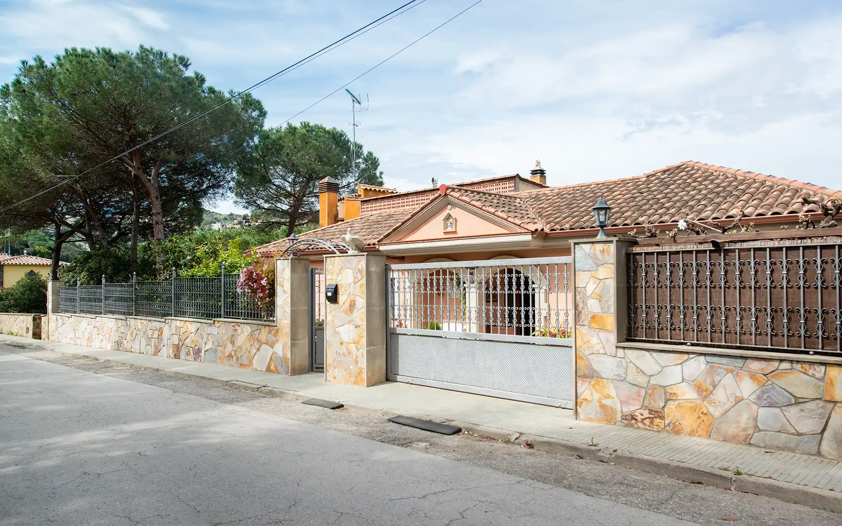 Vista exterior de Casa o xalet en venda en Argentona amb Calefacció, Jardí privat i Terrassa