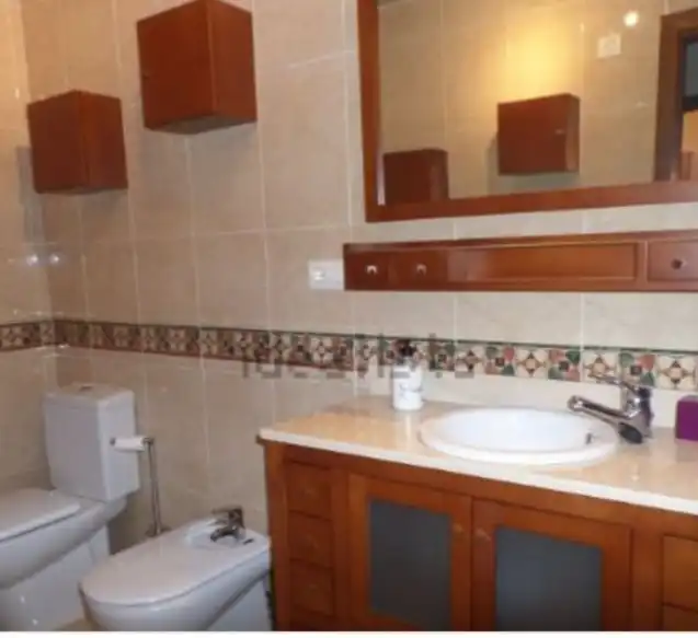Badezimmer von Maisonette zur Miete in Salamanca mit Heizung, Parkett und Möbliert