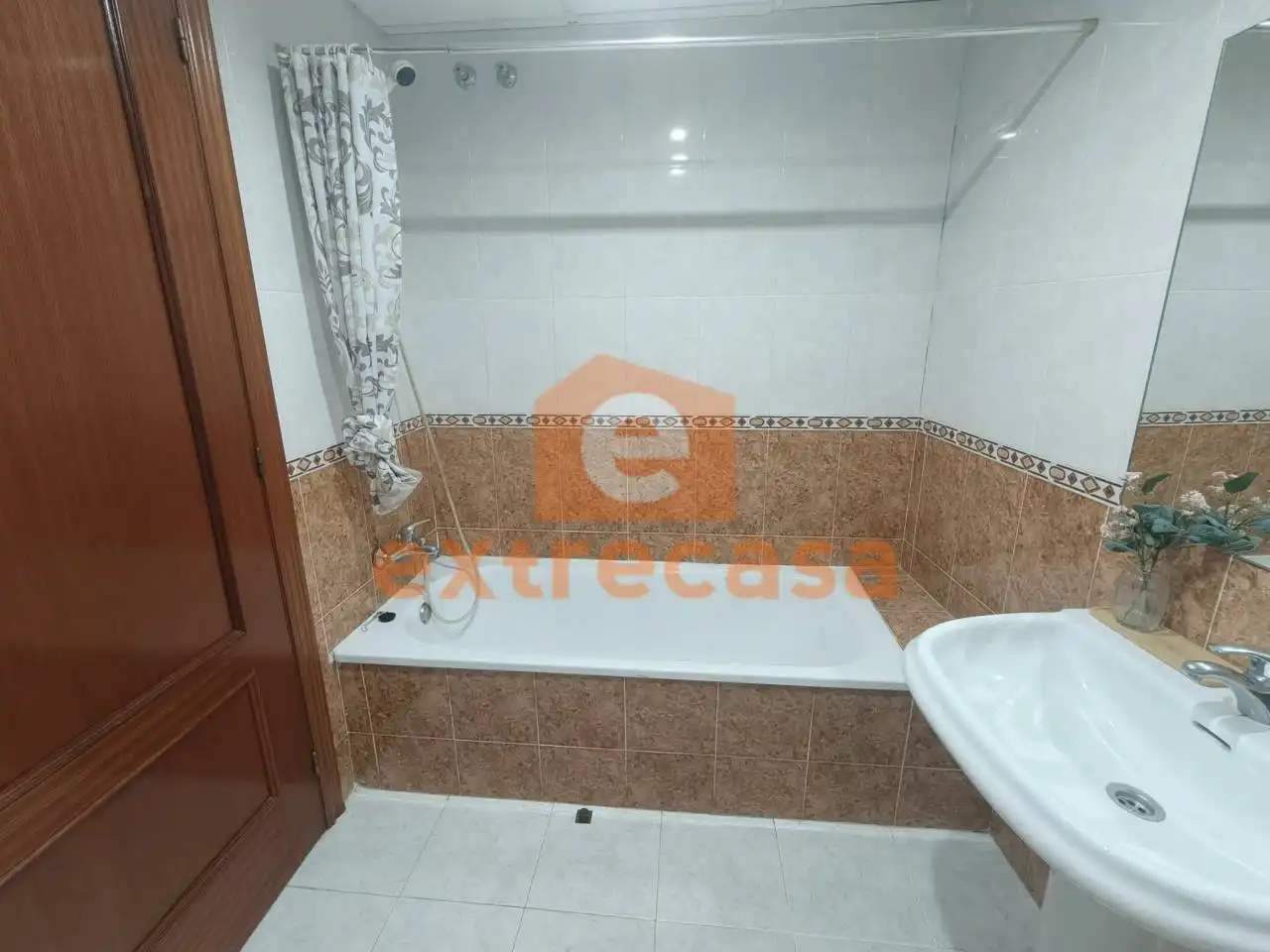 Bathroom of Apartments for rent in Badajoz  with Air Conditioner and Heating