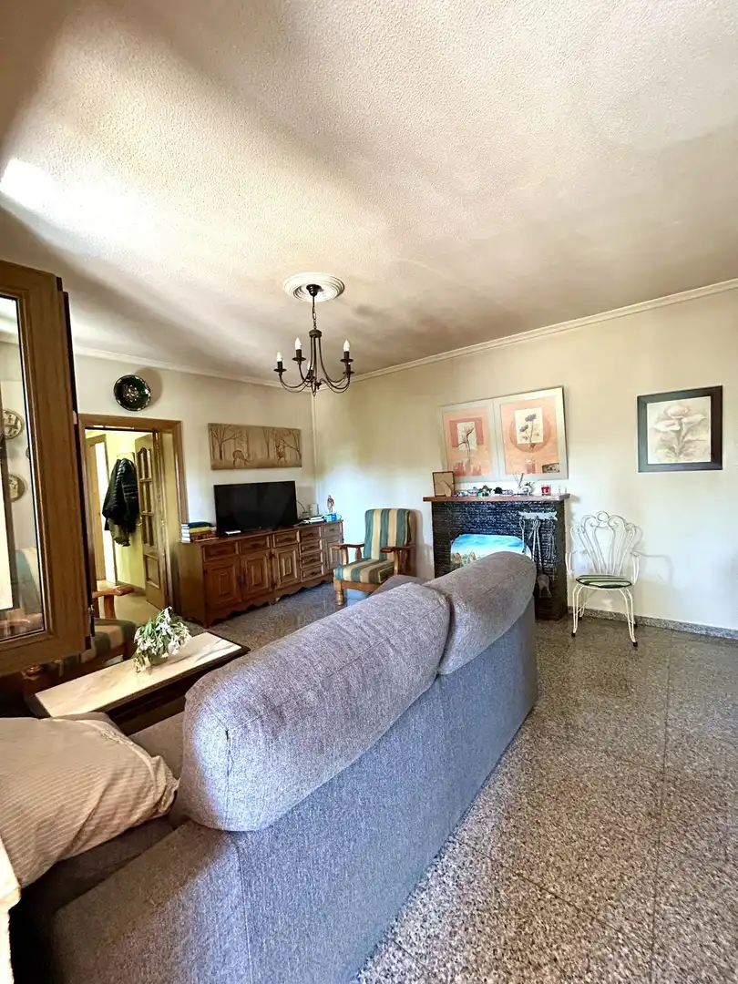 Sala de estar de Casa o chalet en venta en Villadangos del Páramo con Calefacción, Terraza y Piscina