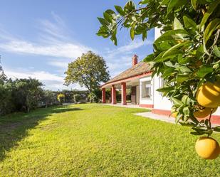 Garden of House or chalet for sale in Tomares  with Air Conditioner, Private garden and Parquet flooring