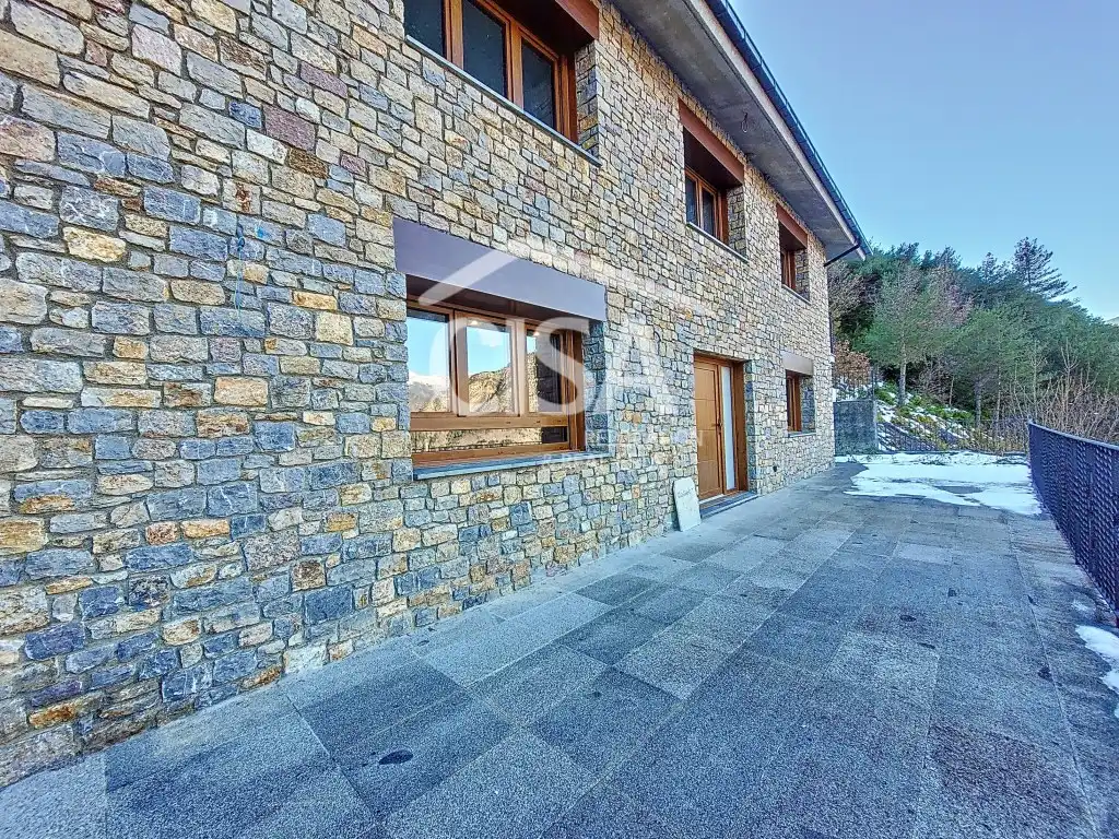 Vista exterior de Casa o chalet en venta en Sant Julià de Lòria con Balcón
