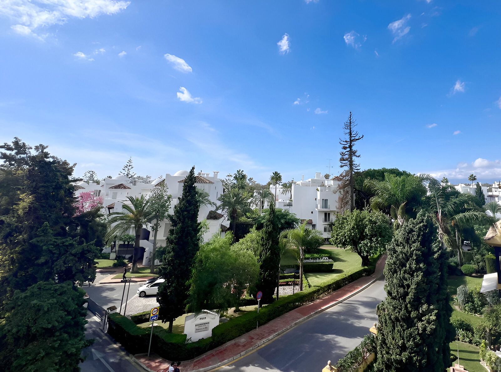 Vista exterior de Apartament en venda en Marbella amb Aire condicionat, Terrassa i Traster