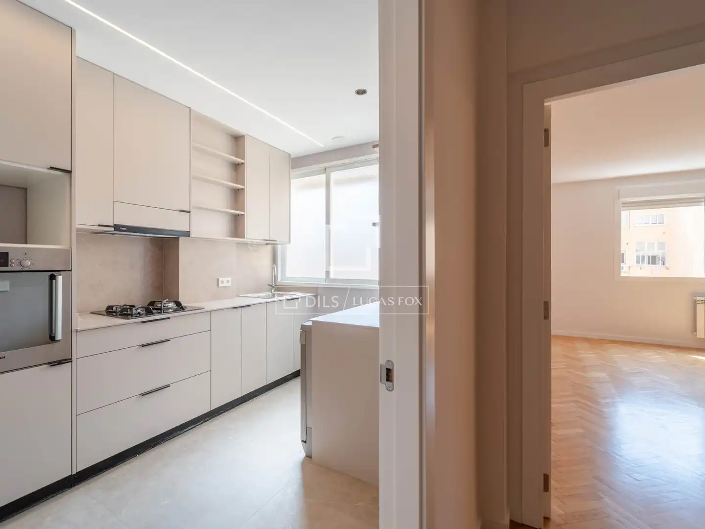 Cuina de Pis de lloguer en Valencia amb Aire condicionat, Parquet i Terrassa
