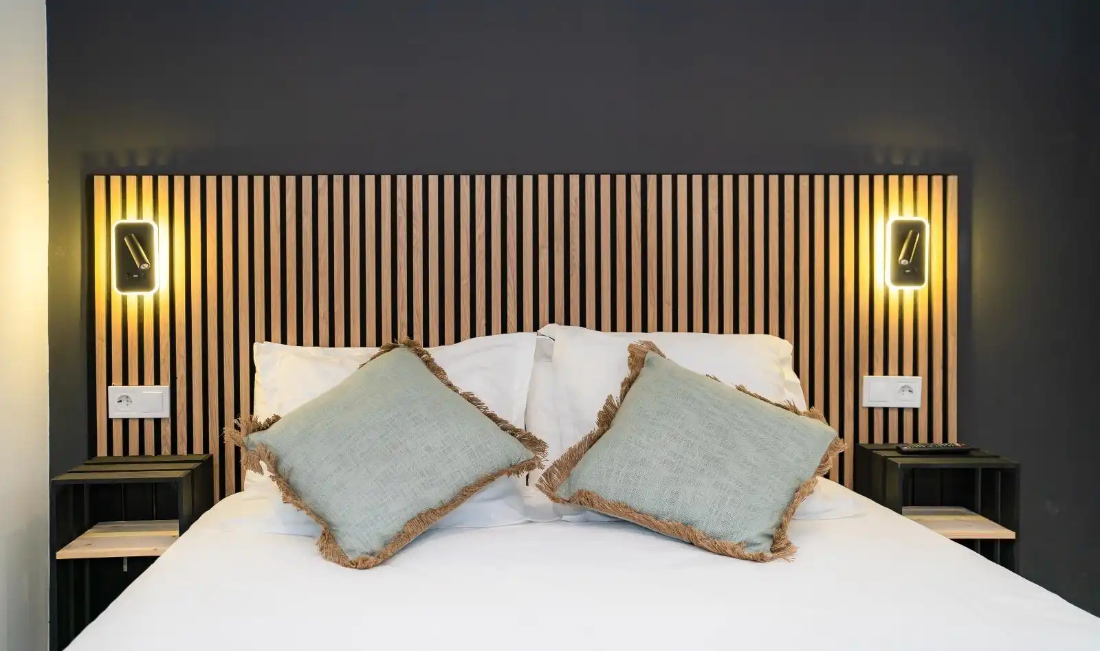 Bedroom of Flat for sale in Málaga  with Air Conditioner, Furnished and Community pool