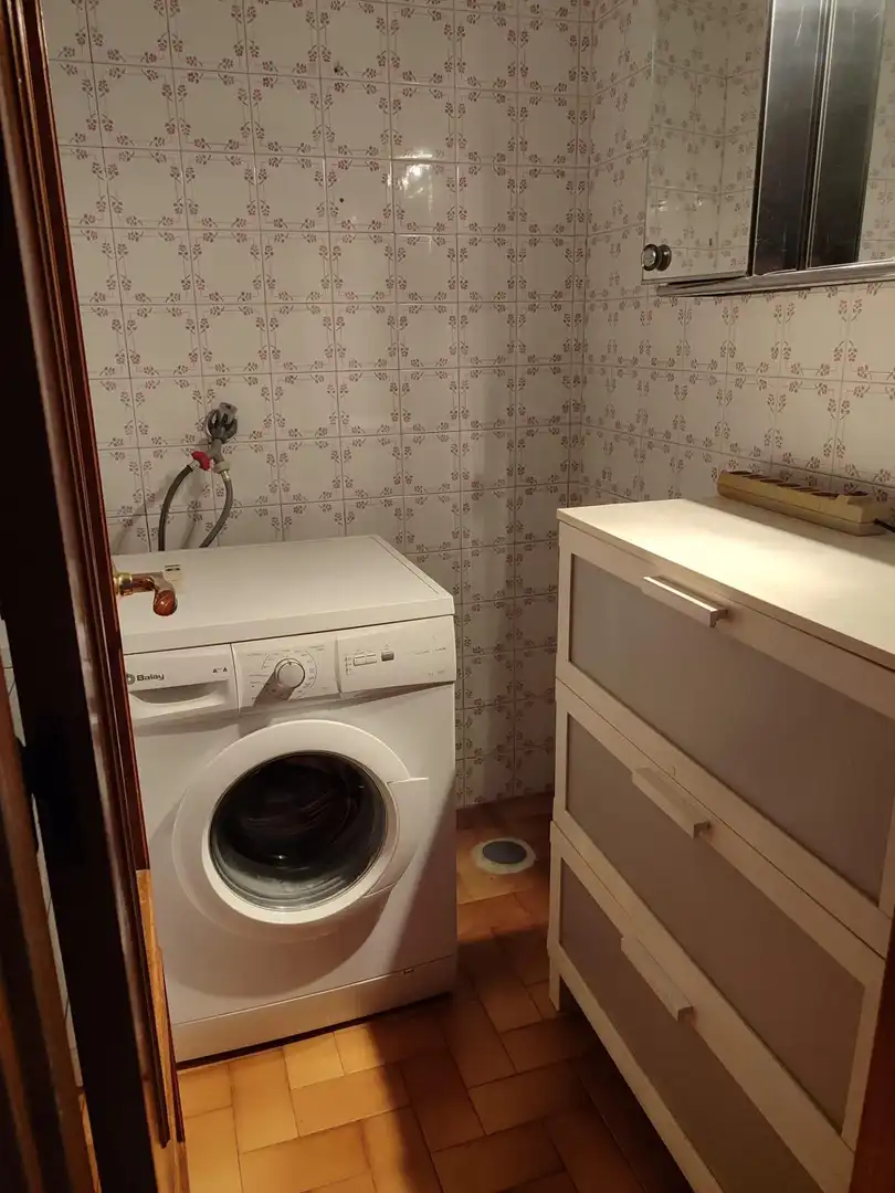 Bany de Pis en venda en Oviedo  amb Calefacció