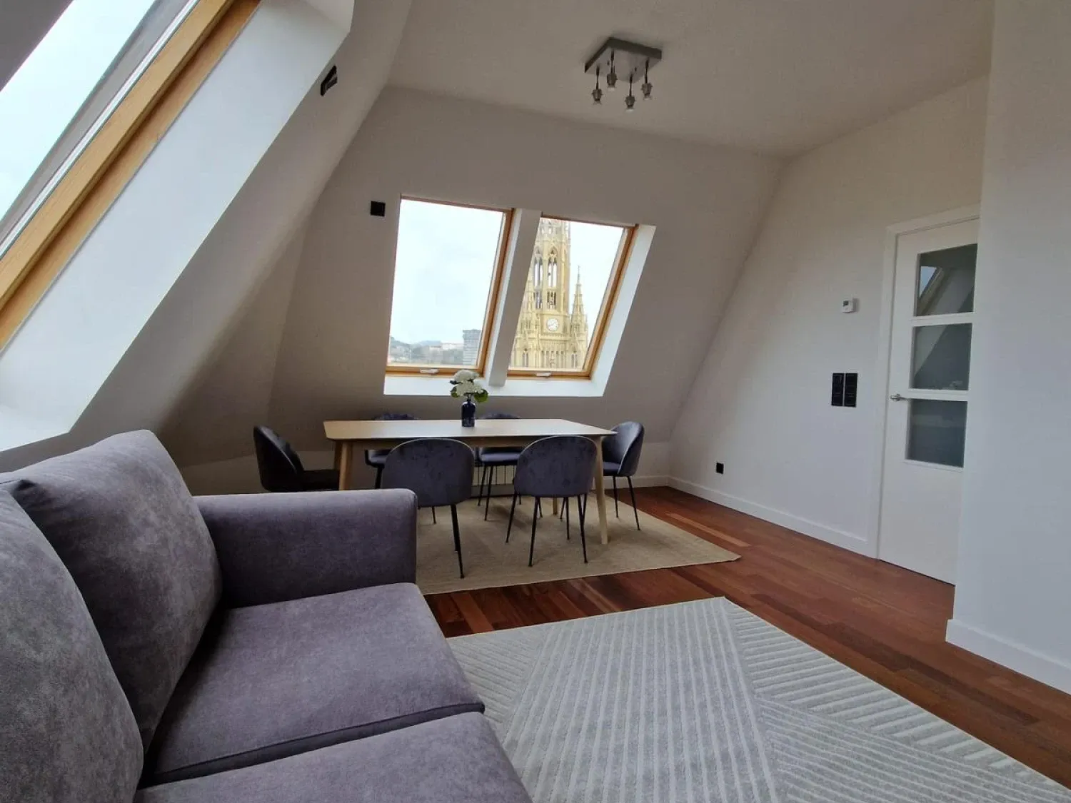 Sala d'estar de Apartament de lloguer en Donostia - San Sebastián  amb Aire condicionat, Calefacció i Moblat