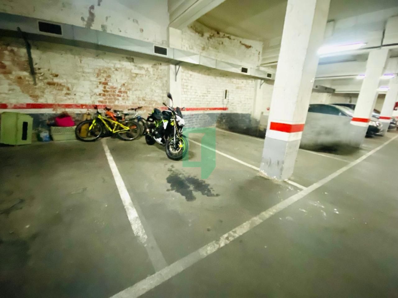 Aparcament de Garatge en venda en Badalona