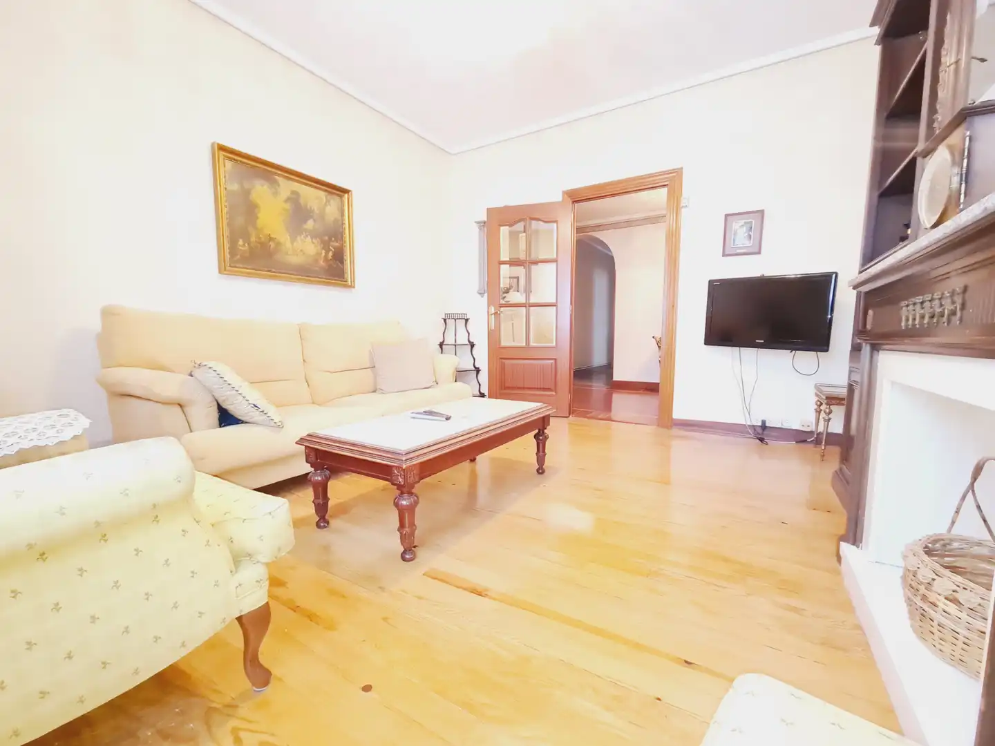 Living room of Flat for sale in  Pamplona / Iruña  with Heating, Parquet flooring and Furnished
