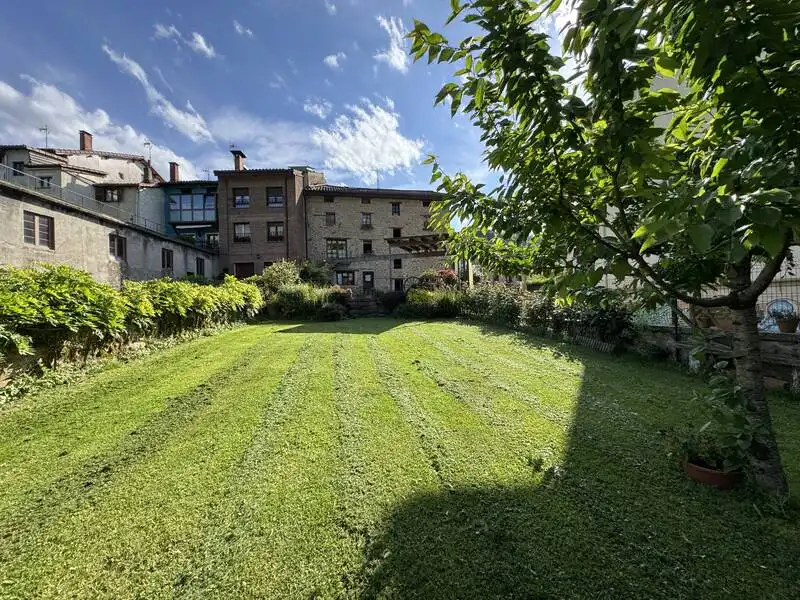 Jardín de Piso en venta en Antzuola con Calefacción, Jardín privado y Terraza