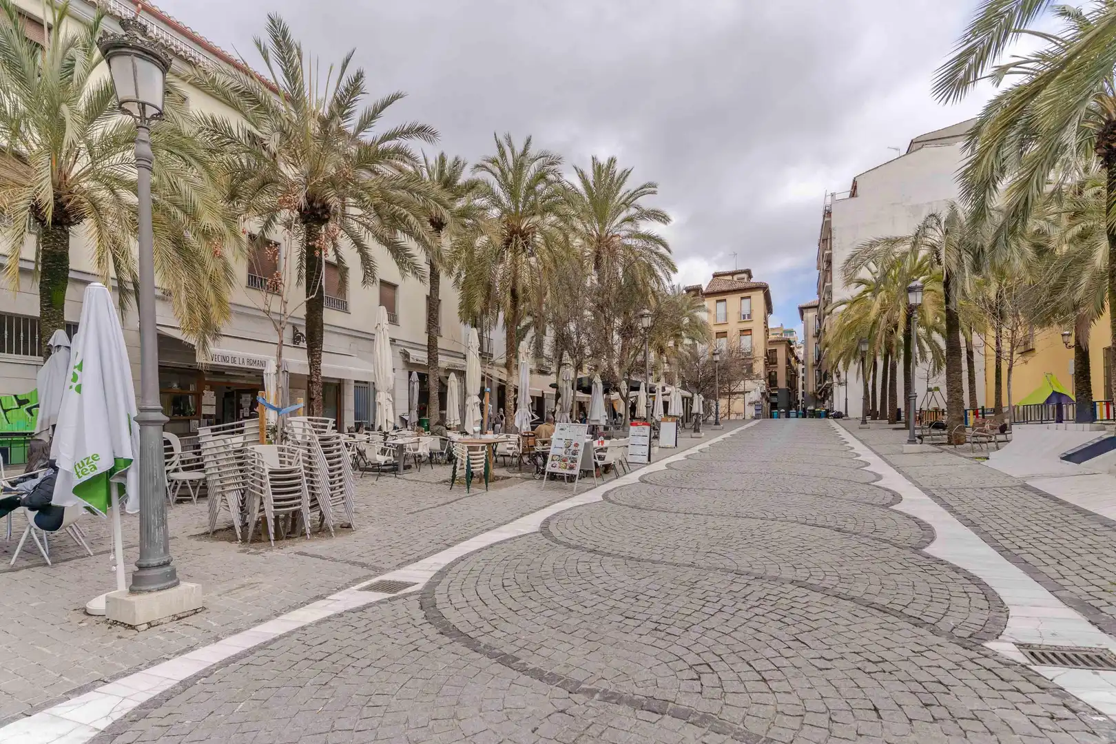 Exterior view of Apartments for sale in Granada  with Oven, Washing machine and Microwave